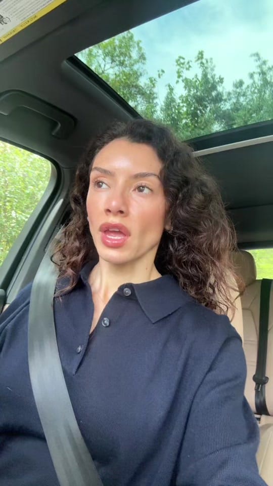 Post 7 by Paloma La Salle on TikTok (video)