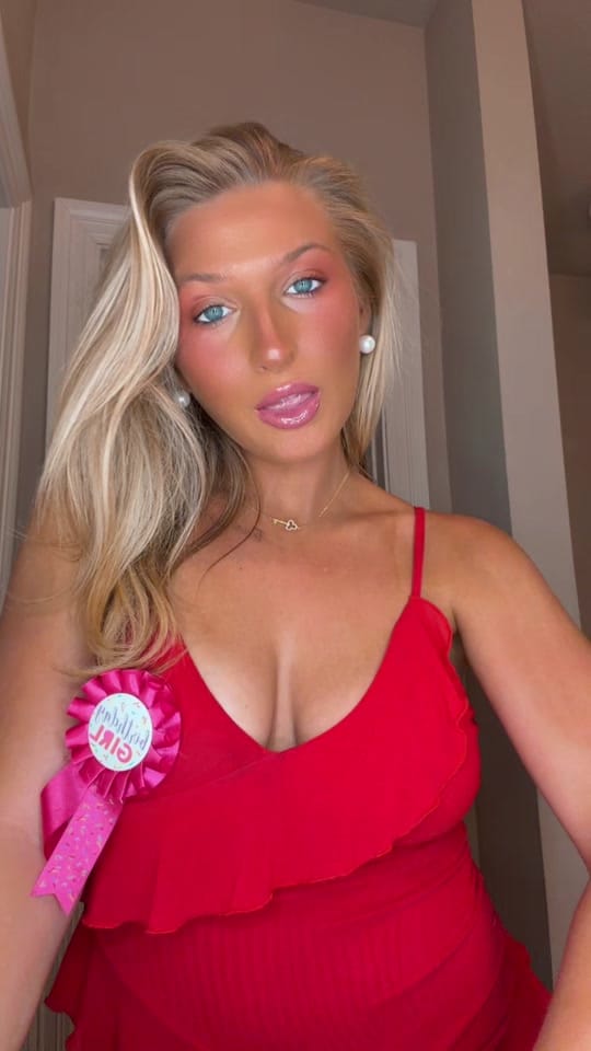 Post 1 by Kenzie on TikTok (video)