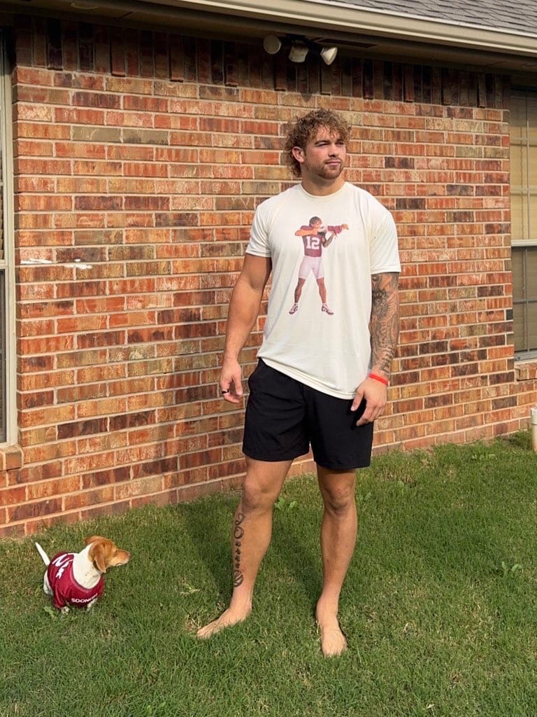 Post 7 by Jaren Kanak (6’5) on TikTok (video)