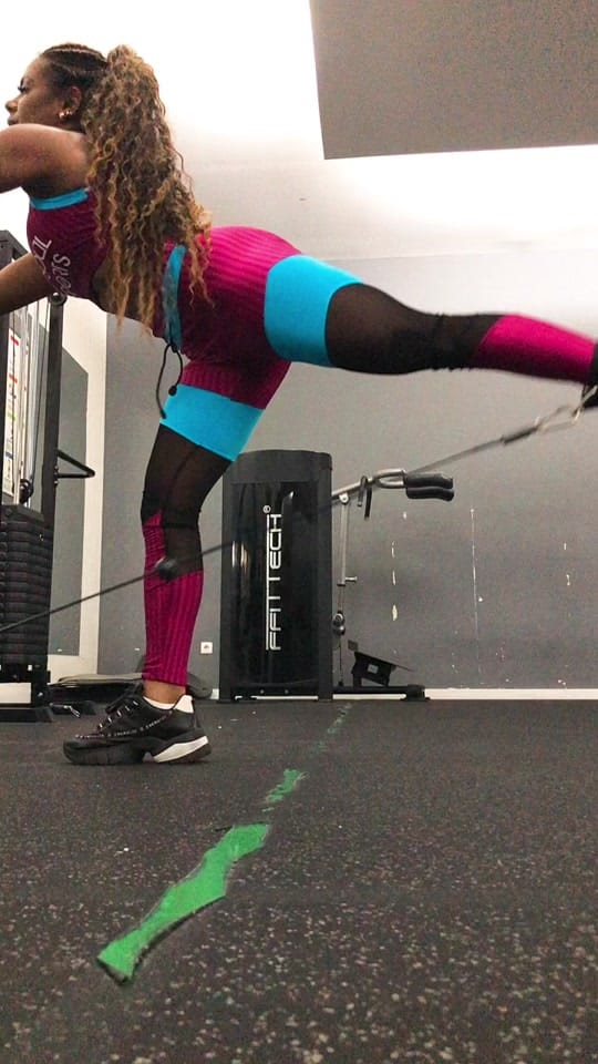 Post 4 by Daianinha on TikTok (video)