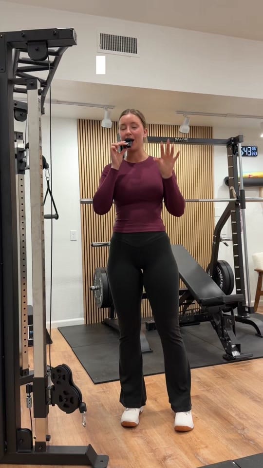 Post 1 by Bella Anya Kraft on TikTok (video)