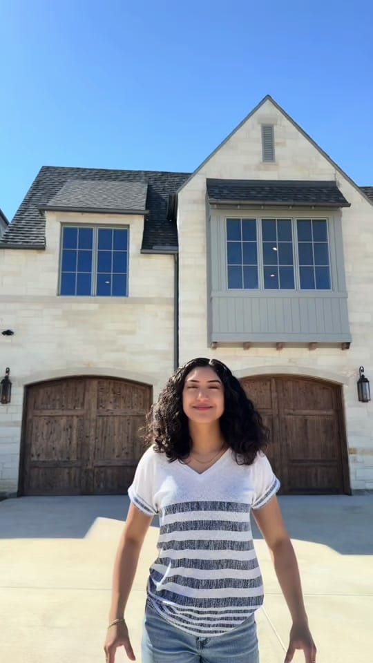 Post 5 by Mariana on TikTok (video)