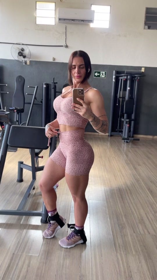 Post 4 by Jaqueline França on TikTok (video)