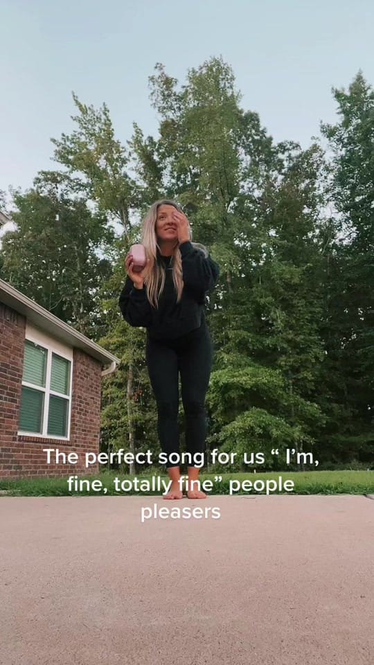 Post 9 by Jess on TikTok (video)