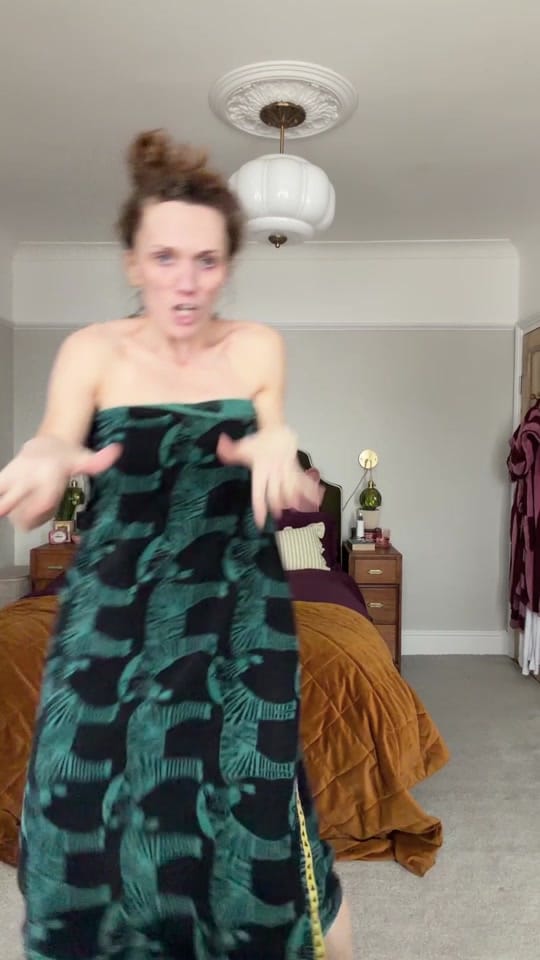 Post 1 by Victoria Emes on TikTok (video)