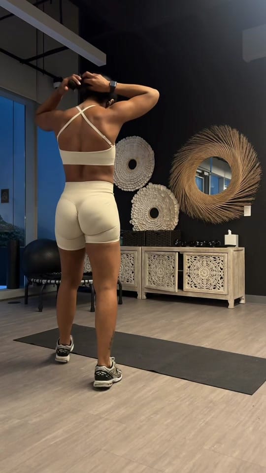 Post 10 by itsjenniferelisa on TikTok (video)
