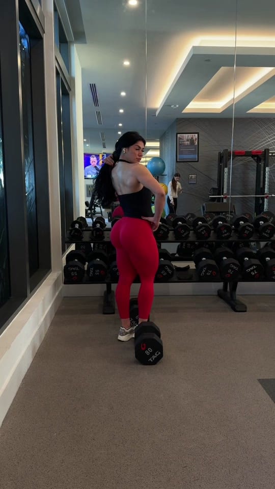 Post 4 by Alianyi Palmar | Fitness Coach on TikTok (video)