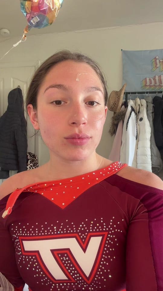 Post 5 by Julia Vecharello on TikTok (video)