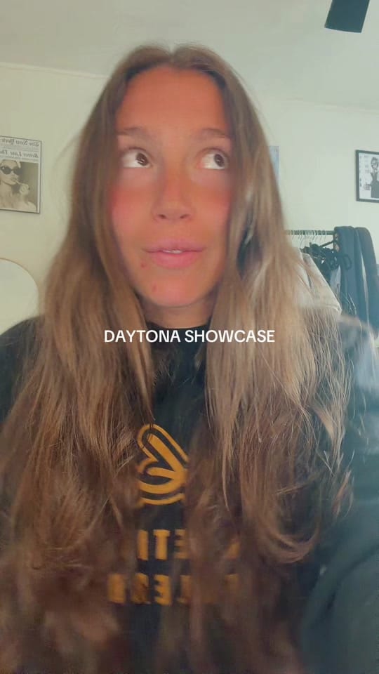 Post 2 by Julia Vecharello on TikTok (video)