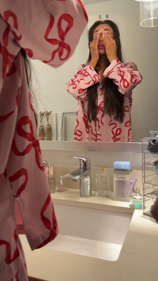 Post 2 by Ella Love on TikTok (video)