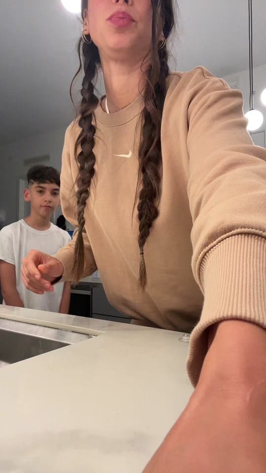 Post 7 by Ella Love on TikTok (video)