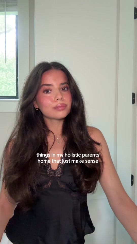 Post 9 by Elena Mia on TikTok (video)