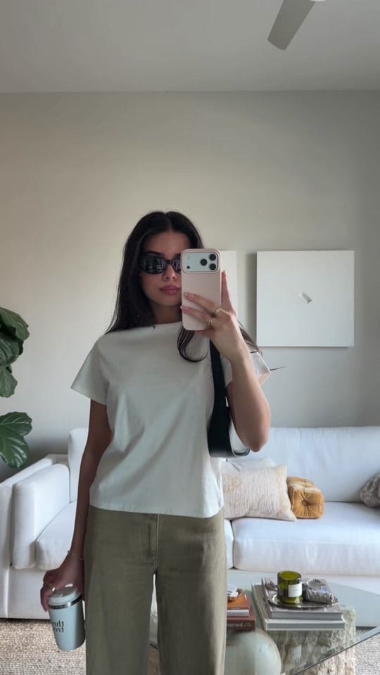 Post 6 by Elena Mia on TikTok (video)