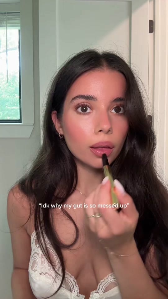 Post 7 by Elena Mia on TikTok (video)