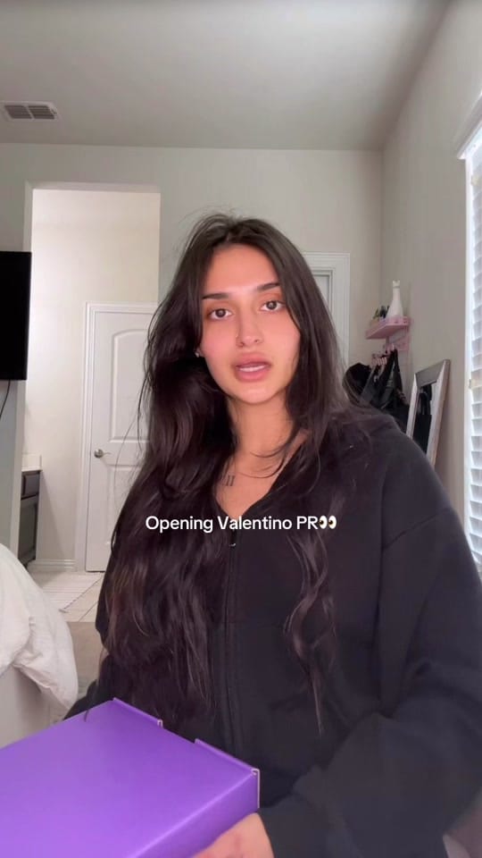 Post 1 by Sim on TikTok (video)