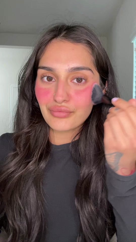 Post 2 by Sim on TikTok (video)