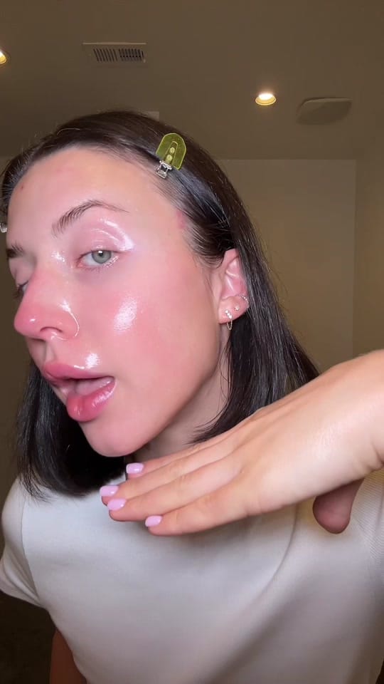 Post 3 by Elizabeth Craig on TikTok (video)