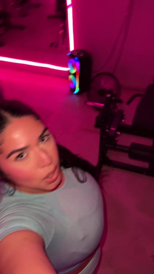 Post 4 by LesliesBlushing on TikTok (video)