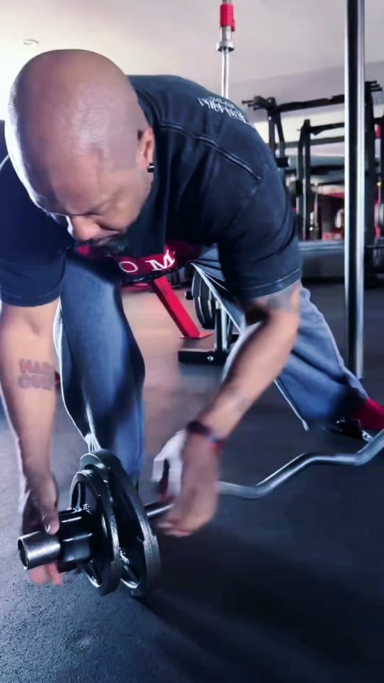 Post 1 by Physiques Gym on TikTok (video)