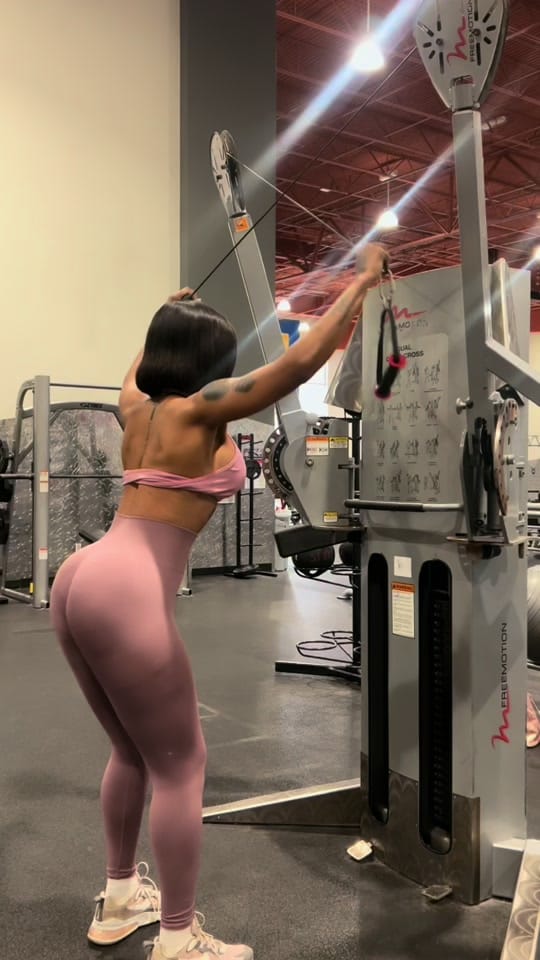 Post 2 by thefeefigure on TikTok (video)