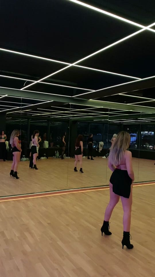 Post 1 by Georgia Xanthaki on TikTok (video)