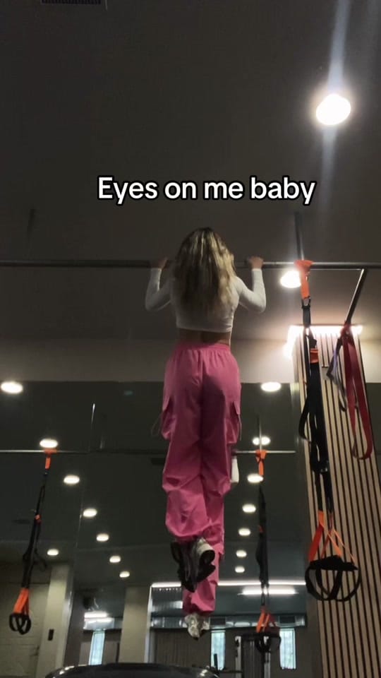 Post 5 by Georgia Xanthaki on TikTok (video)