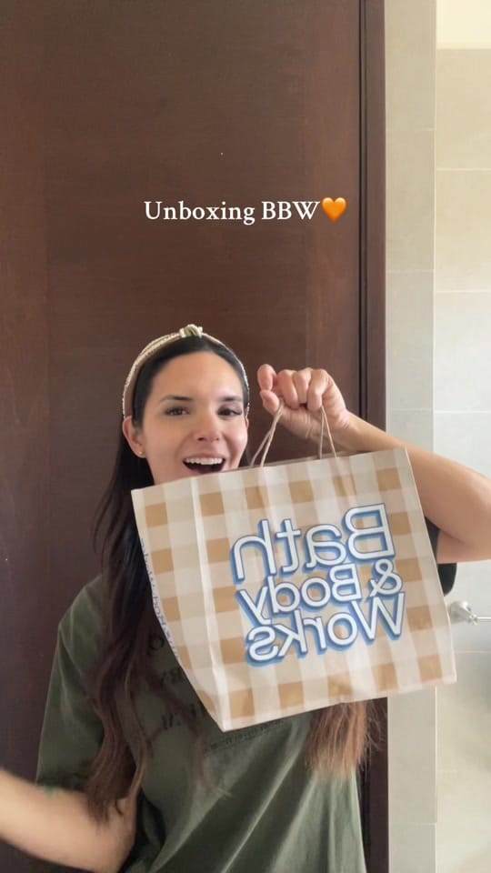 Post 8 by Gaby Knop on TikTok (video)