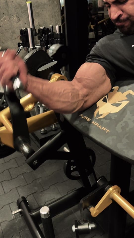 Post 1 by Omar Ghafari on TikTok (video)