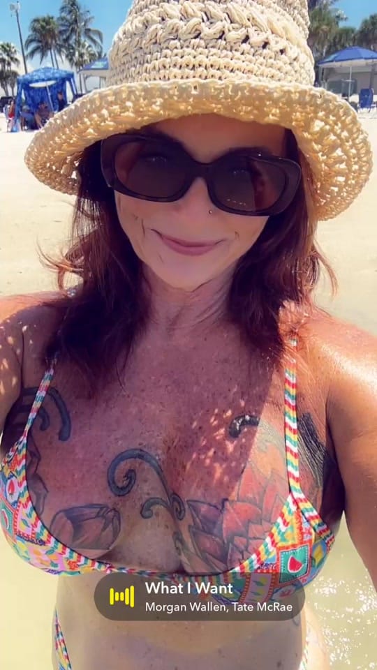 Post 8 by Kelly on TikTok (video)