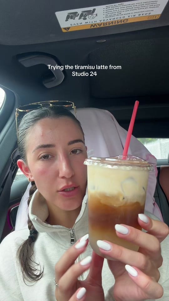 Post 9 by candelacimino on TikTok (video)
