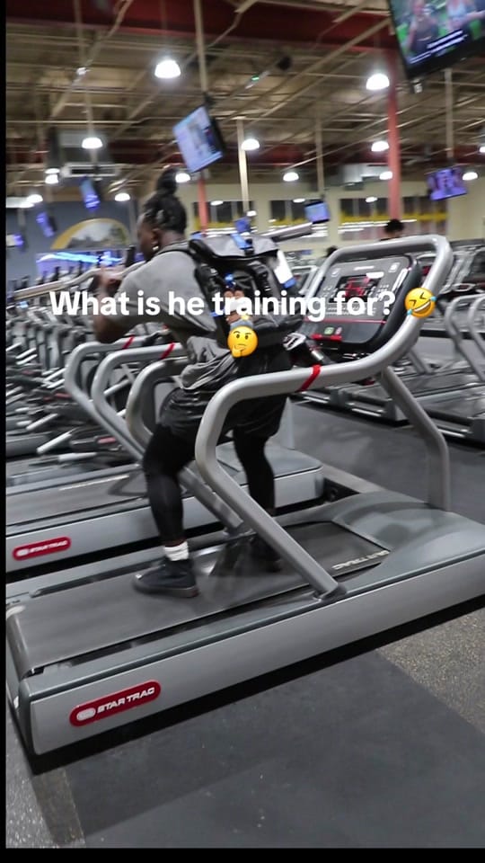 Post 8 by Bau🌍 on TikTok (video)