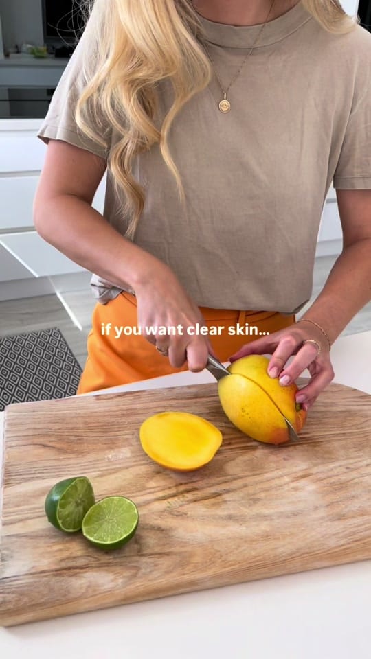 Post 4 by Sisley | The Acne Nutritionist on TikTok (video)