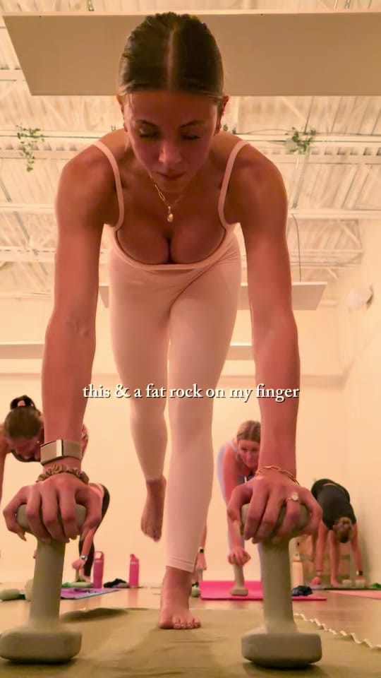 Post 9 by Ariana Donovan on TikTok (video)
