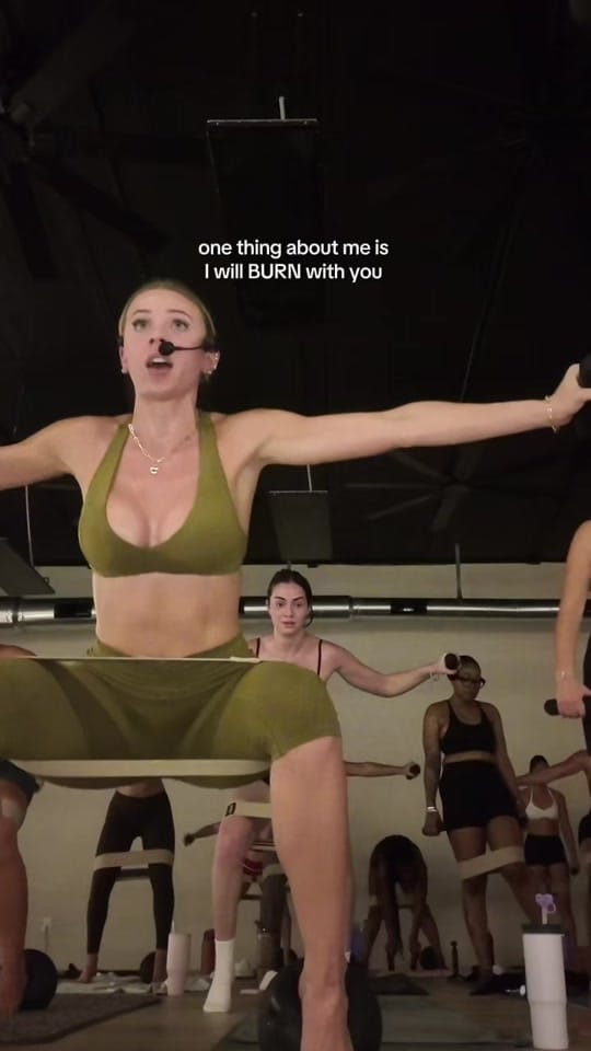 Post 1 by Ariana Donovan on TikTok (video)