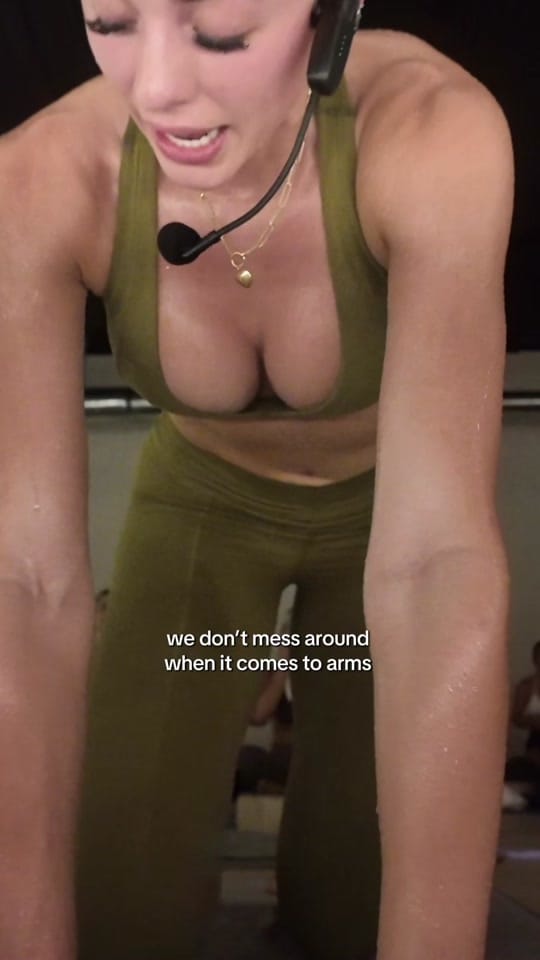 Post 4 by Ariana Donovan on TikTok (video)