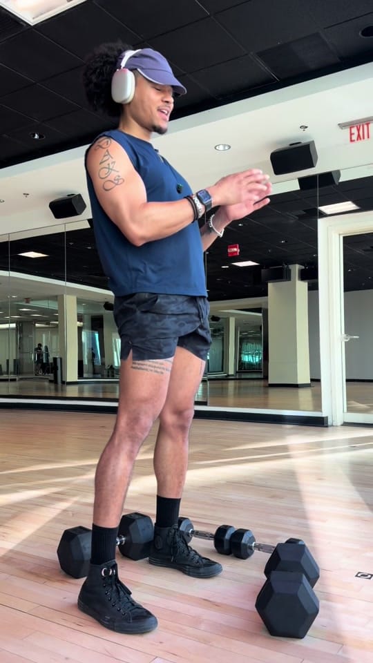 Post 5 by Chico Fit on TikTok (video)