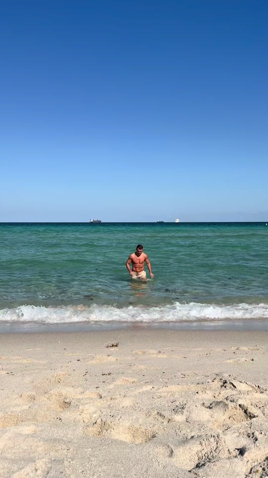 Post 1 by Georgian Cimpeanu on TikTok (video)