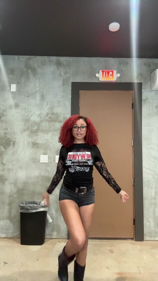 Post 6 by Ela on TikTok (video)
