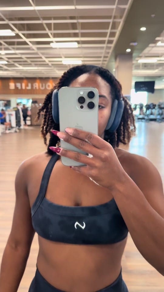 Post 3 by Karina on TikTok (video)
