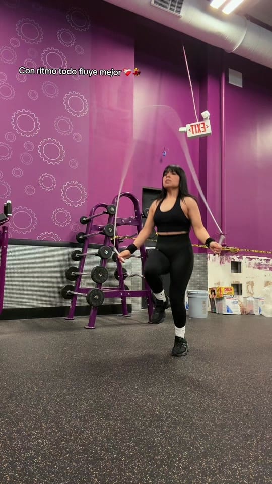 Post 3 by Kari “la fitness” on TikTok (video)