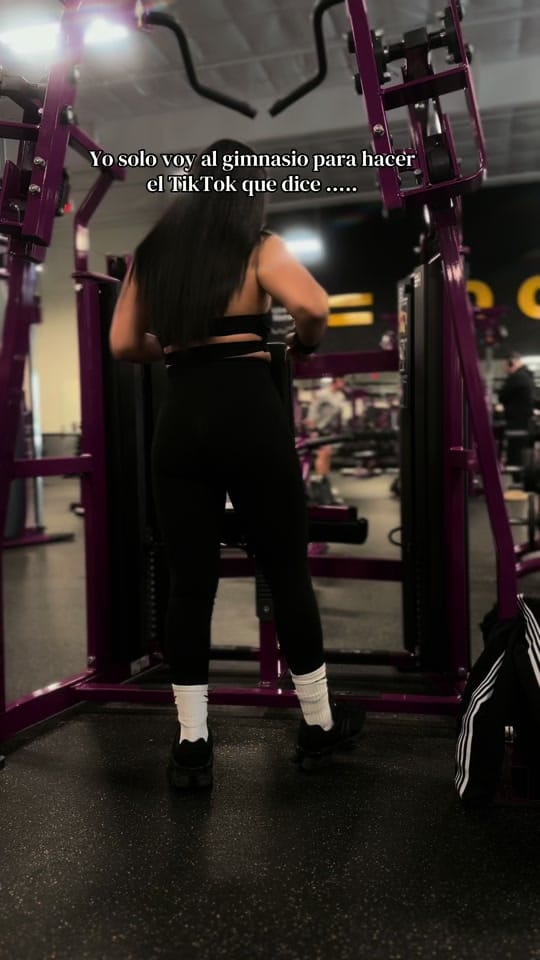 Post 2 by Kari “la fitness” on TikTok (video)