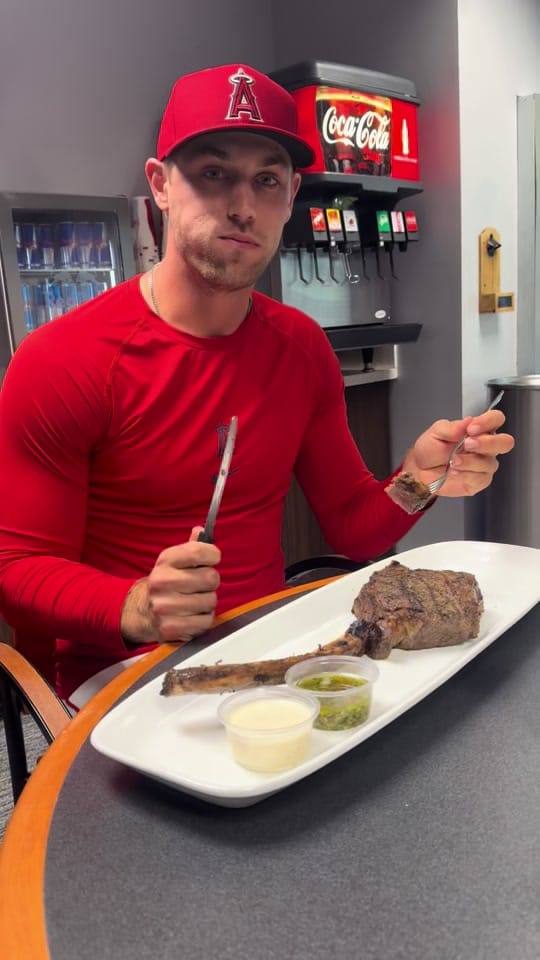 Post 10 by Jo Adell on TikTok (video)