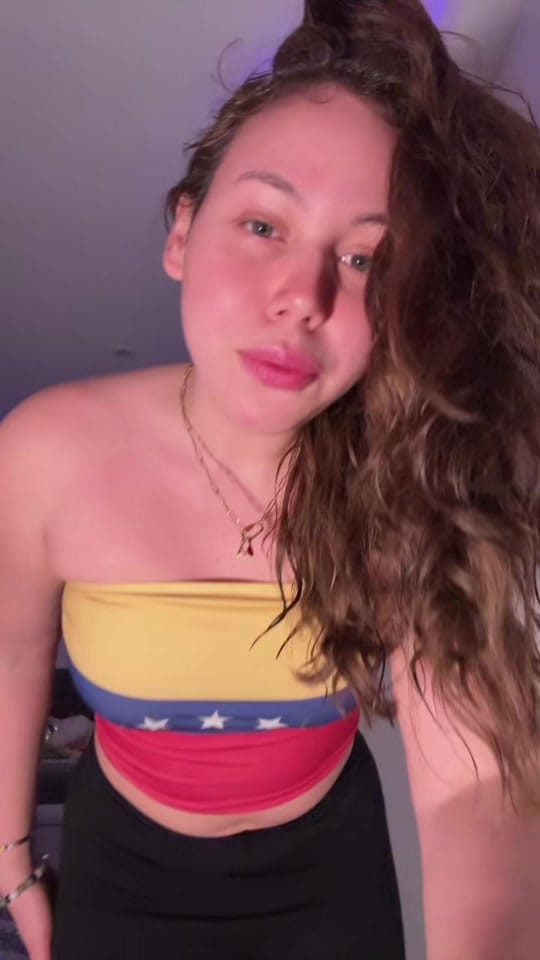 Post 8 by Albita on TikTok (video)