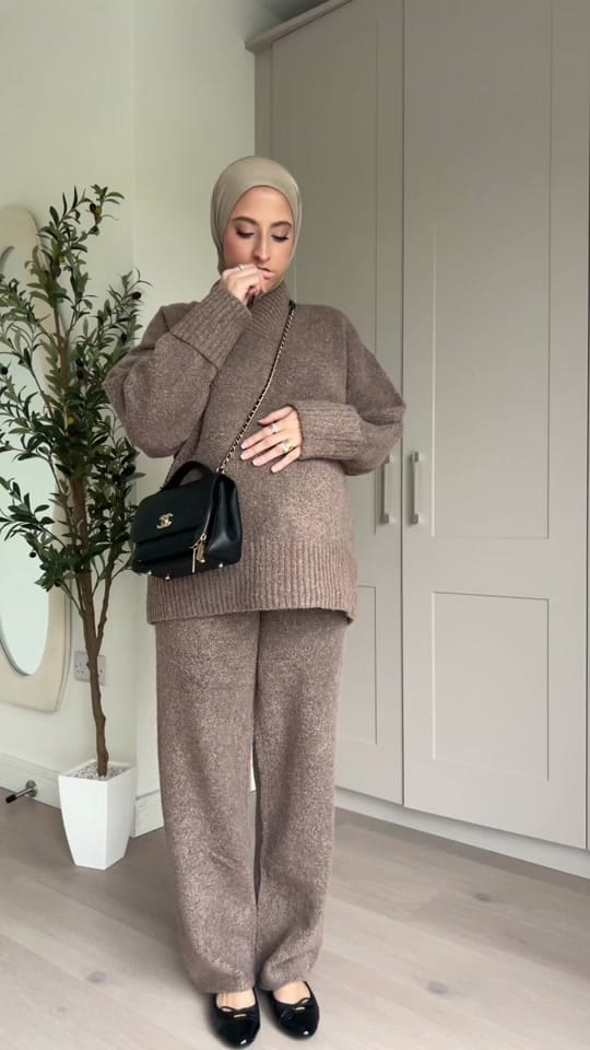 Post 8 by Dr Iman |  modest fashion mom on TikTok (video)