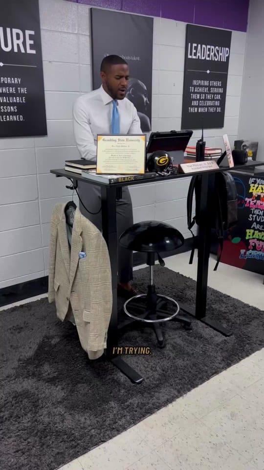 Post 10 by Van Phillips Jr. on TikTok (video)