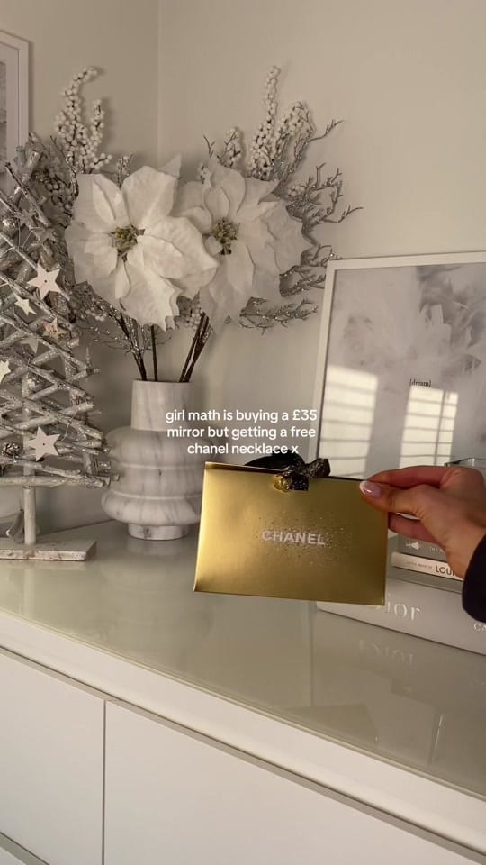 Post 10 by Katie Hopkins on TikTok (video)