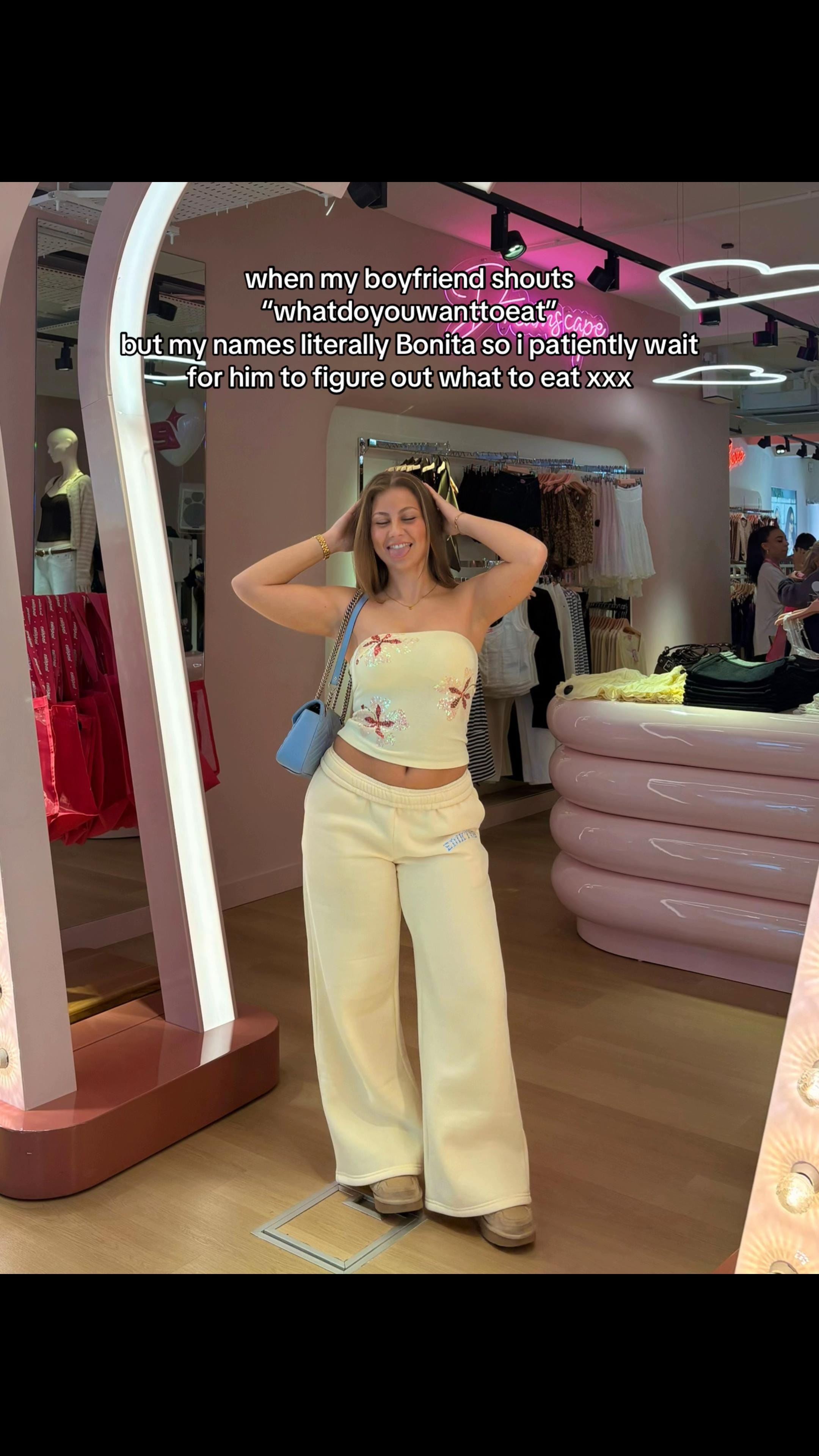Post 3 by 𝐛𝐨𝐧𝐢𝐭𝐚𝐫𝐨𝐬𝐚☆ on TikTok (video)