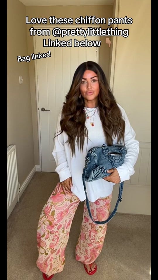 Post 6 by Laura on TikTok (video)