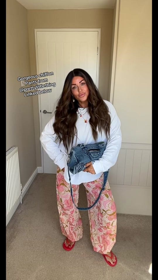 Post 5 by Laura on TikTok (video)