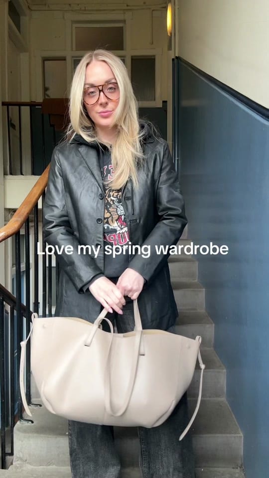 Post 1 by Arianne Finlay on TikTok (video)